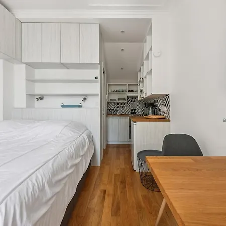Cozy Studio&private Terrace Appartamento *